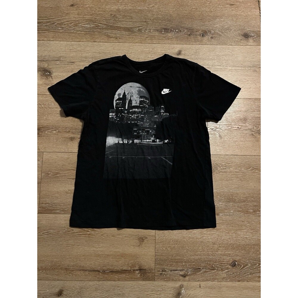 Nike Mens Black Short Sleeve City Skyline Graphic Size Large
